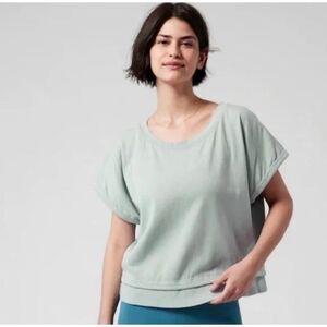 Athleta Sundown Shirred Tee Pale Sea Green Round Neck Boxy Size Large 798665 EUC